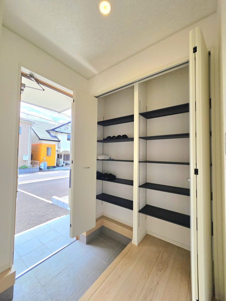 ☆　キレイで広い空間に　☆☆ お家の顔とも言える玄関は、広くキレイでありたい。