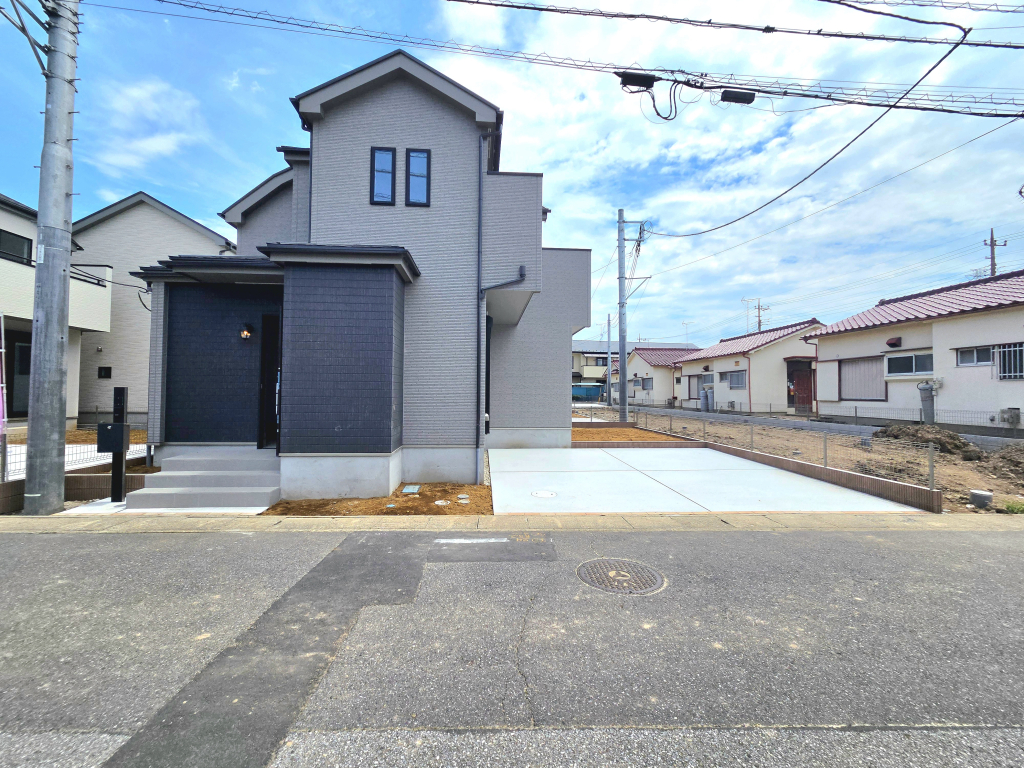 ☆☆　夢と憧れの駐車場2台　☆☆ 通勤用、自家用車用、お客様用など駐車場2台分は憧れ。