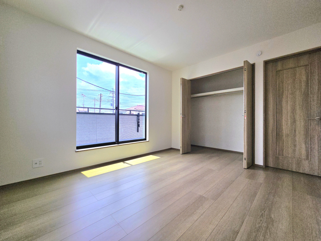 ☆明るさと風通しの良さ☆☆ 一戸建てのお部屋の魅力は陽当たりと風通しの良さ。
