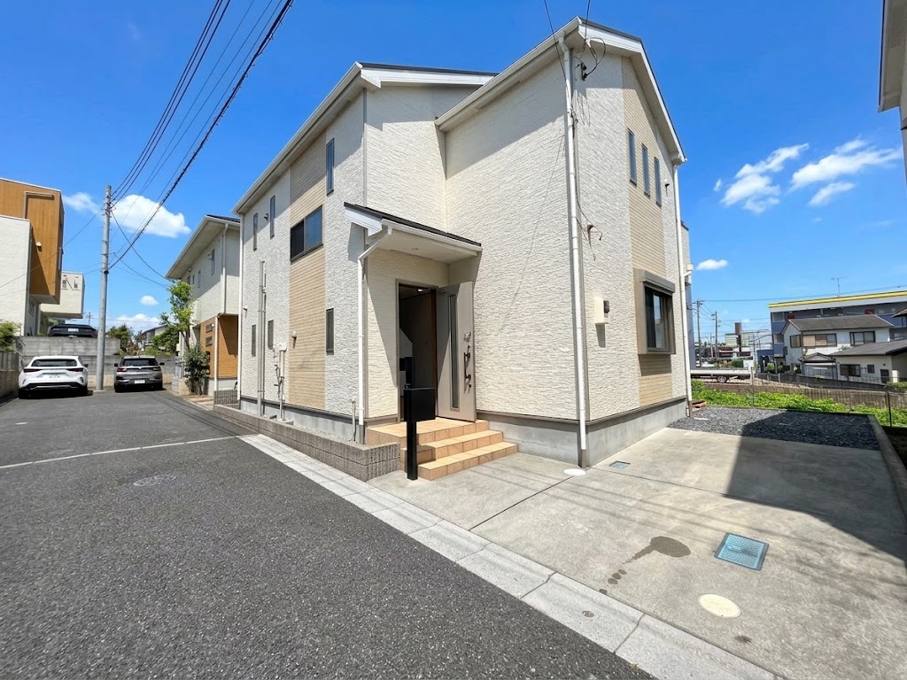 注ぐ光と心地よい風が、家族の微笑みを優しく育みます。