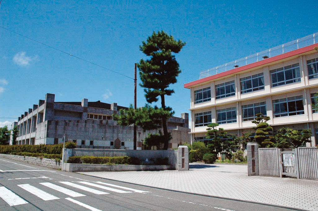 春日野中学校