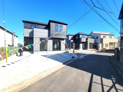 ☆☆　夢と憧れの駐車場２台　☆☆ 通勤用、自家用車用、お客様用など駐車場２台分は憧れ。