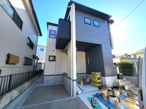 ☆☆ 夢と憧れの駐車場2台 ☆☆ 通勤用、自家用車用、お客様用など駐車場2台分は憧れ。